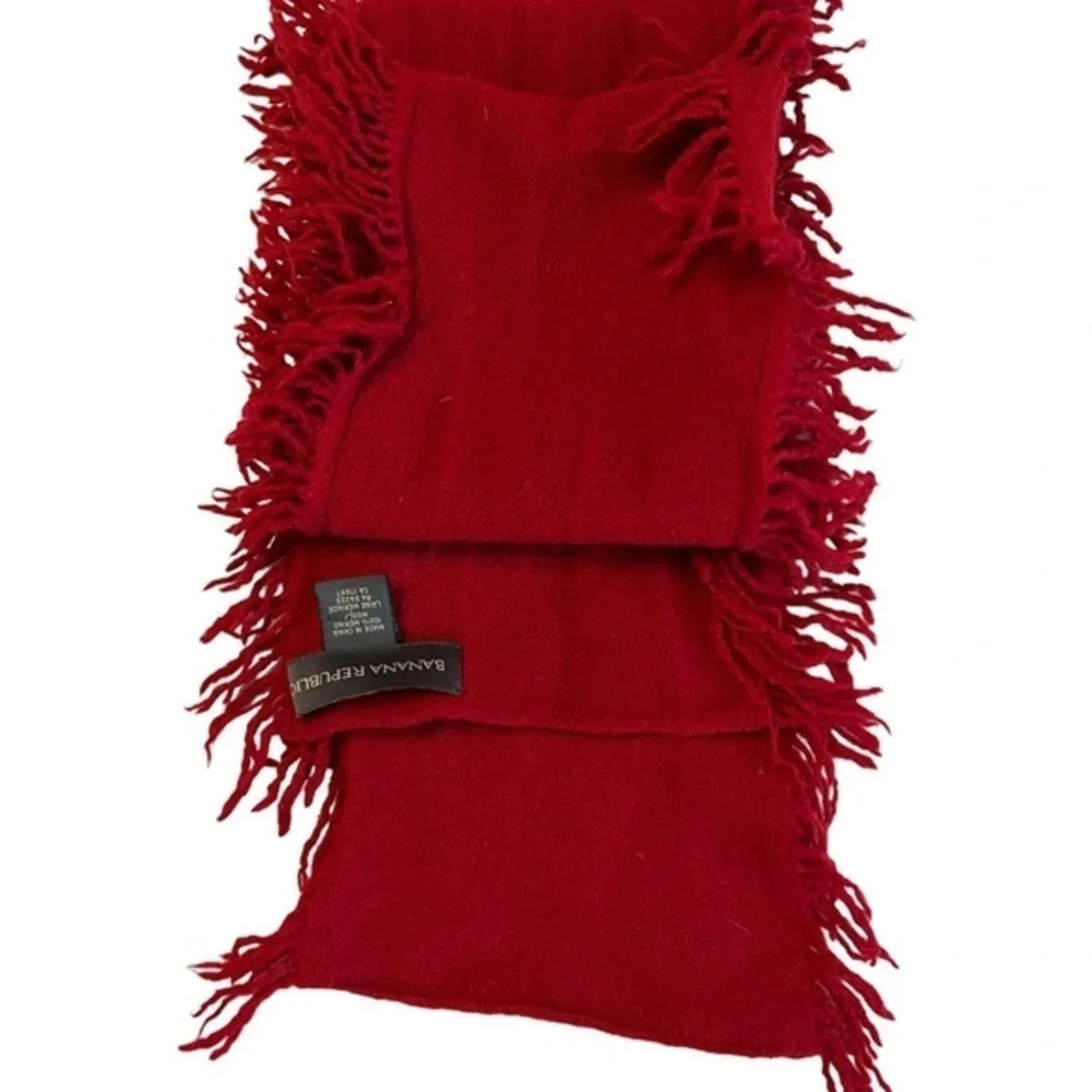 Vintage Banana Republic solid red lambswool scarf with fringe on long sides